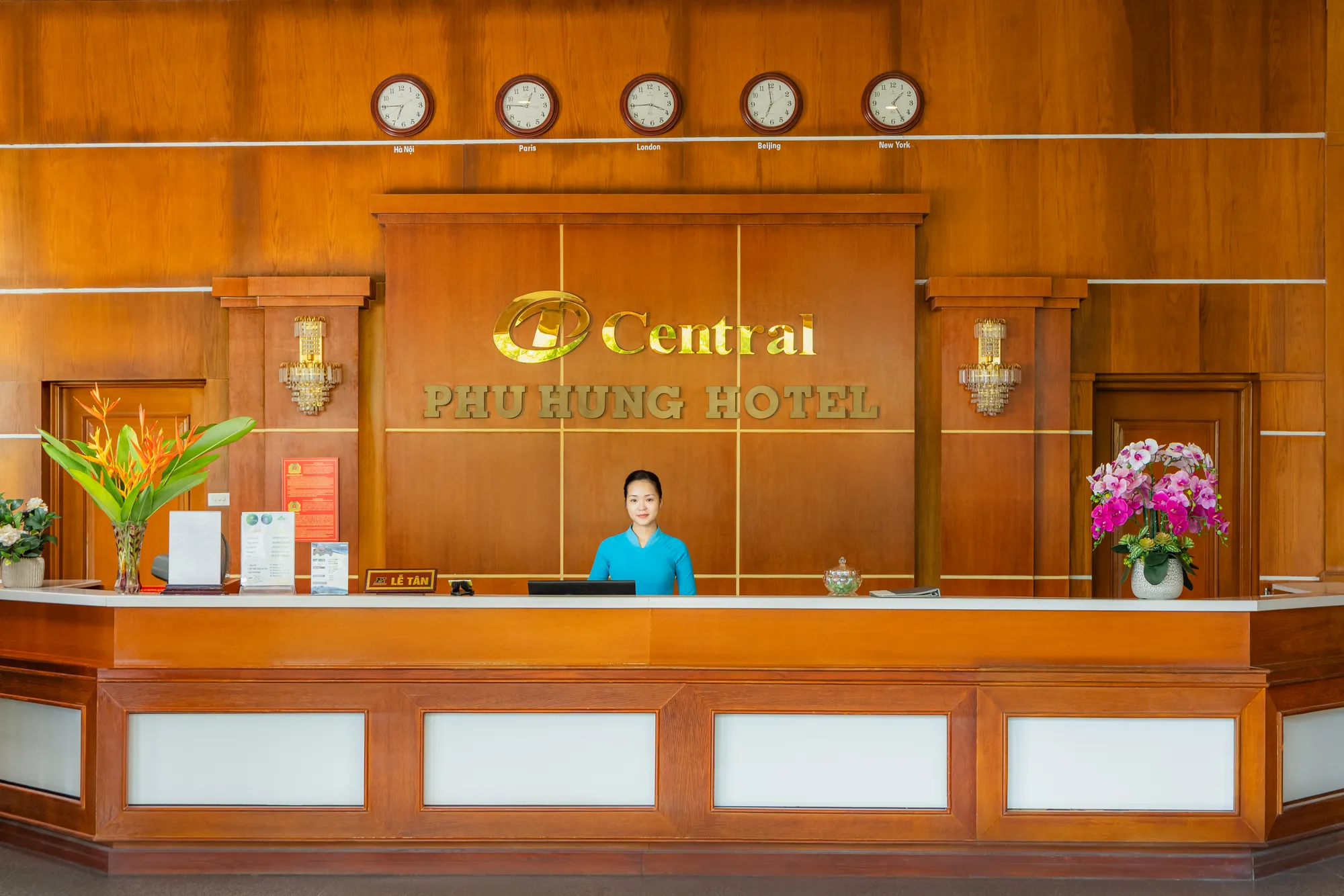 Quầy lễ tân Central Phú Hưng Hotel