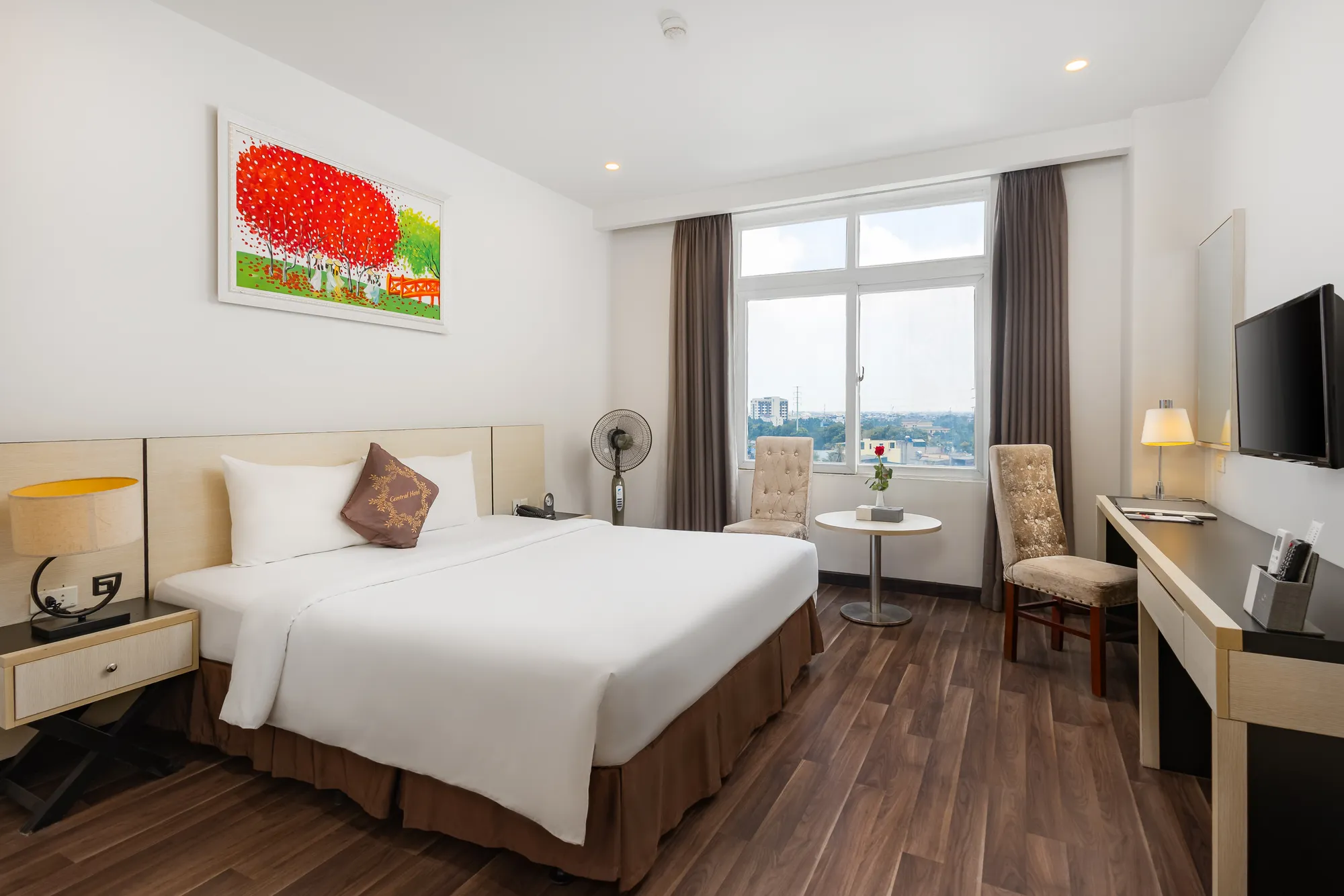 Deluxe Double — Central Phú Hưng